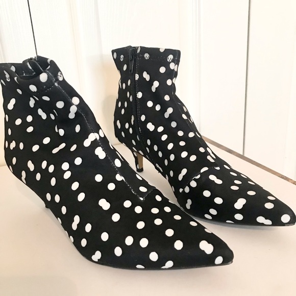 Gently Worn Betsey Johnson Fabric Booties with Kitten Heel Polka Dot Size 6.5 - Picture 2 of 10